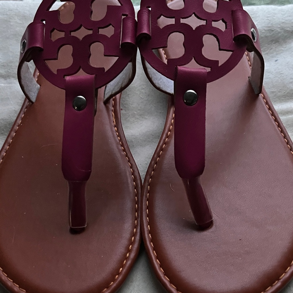 Women's fuchsia Sandals look like Tory Burch never worn size 40